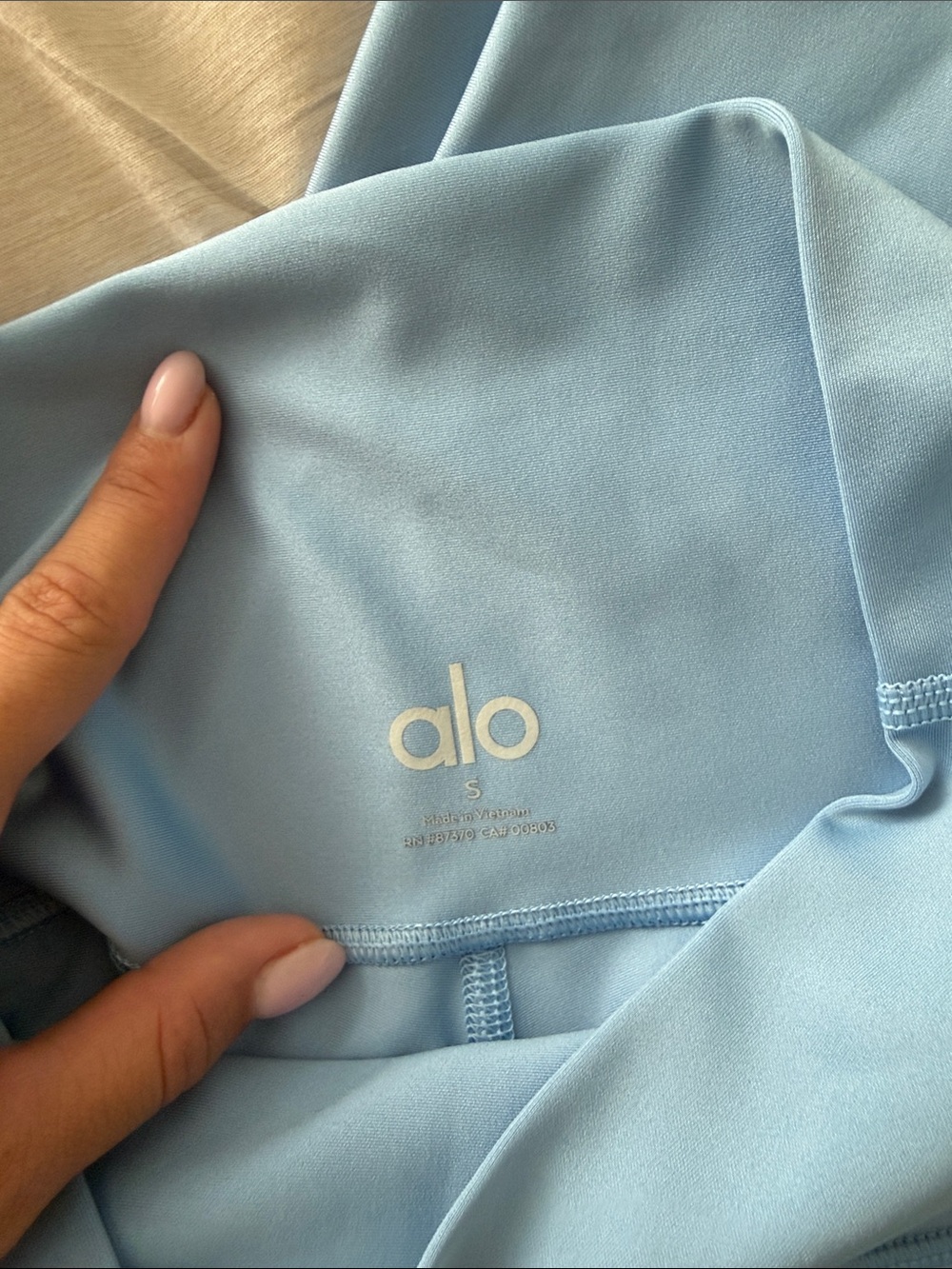 ALO Yoga High-Waist Leggings in Sky Blue - Picture 2 of 2